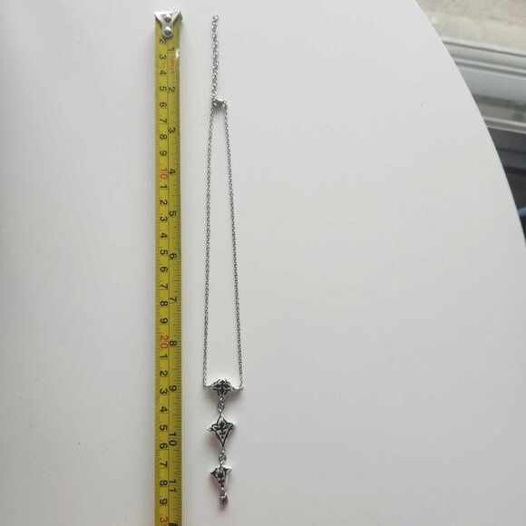 Vintage romantic gothic unique iridescent white pearl floral rosary necklace - Picture 6 of 8